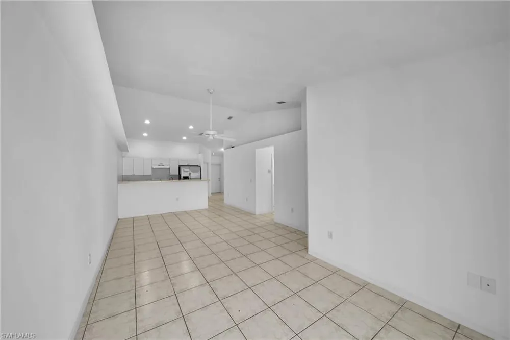 1214 SE 24th Avenue Cape Coral, FL 33990