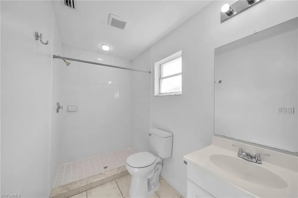 1214 SE 24th Avenue Cape Coral, FL 33990