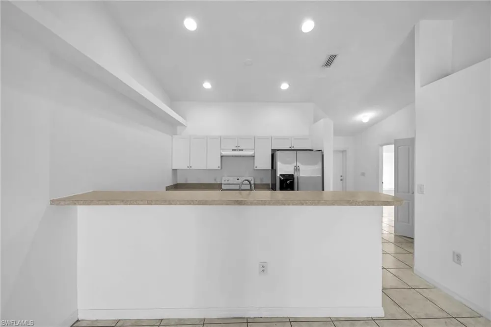 1214 SE 24th Avenue Cape Coral, FL 33990