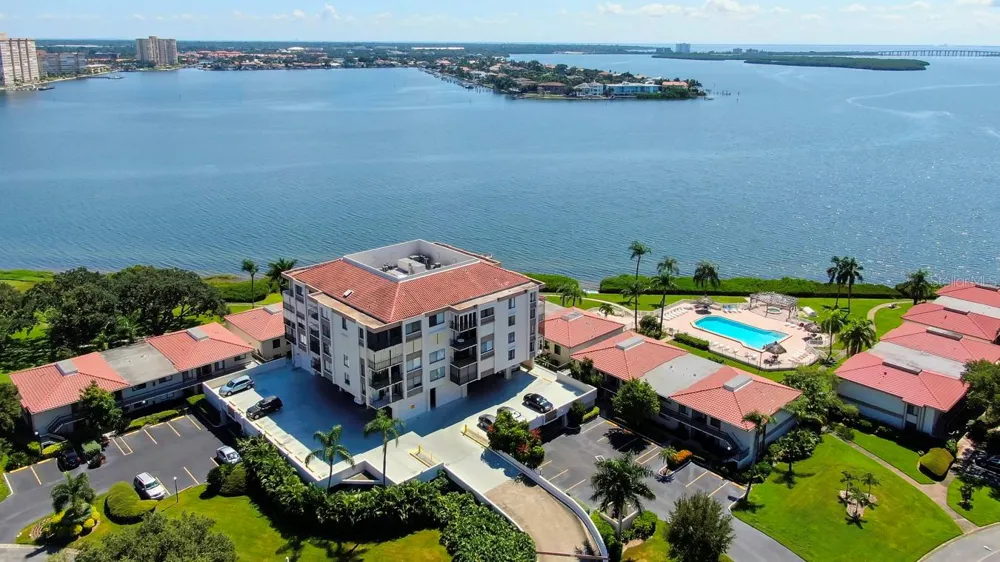 6218 PALMA DEL MAR BOULEVARD S #606 St Petersburg, FL 33715