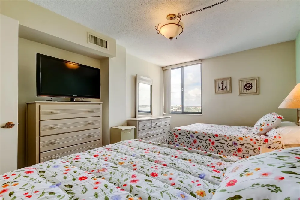 6218 PALMA DEL MAR BOULEVARD S #606 St Petersburg, FL 33715