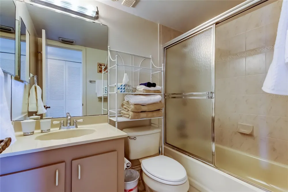 6218 PALMA DEL MAR BOULEVARD S #606 St Petersburg, FL 33715