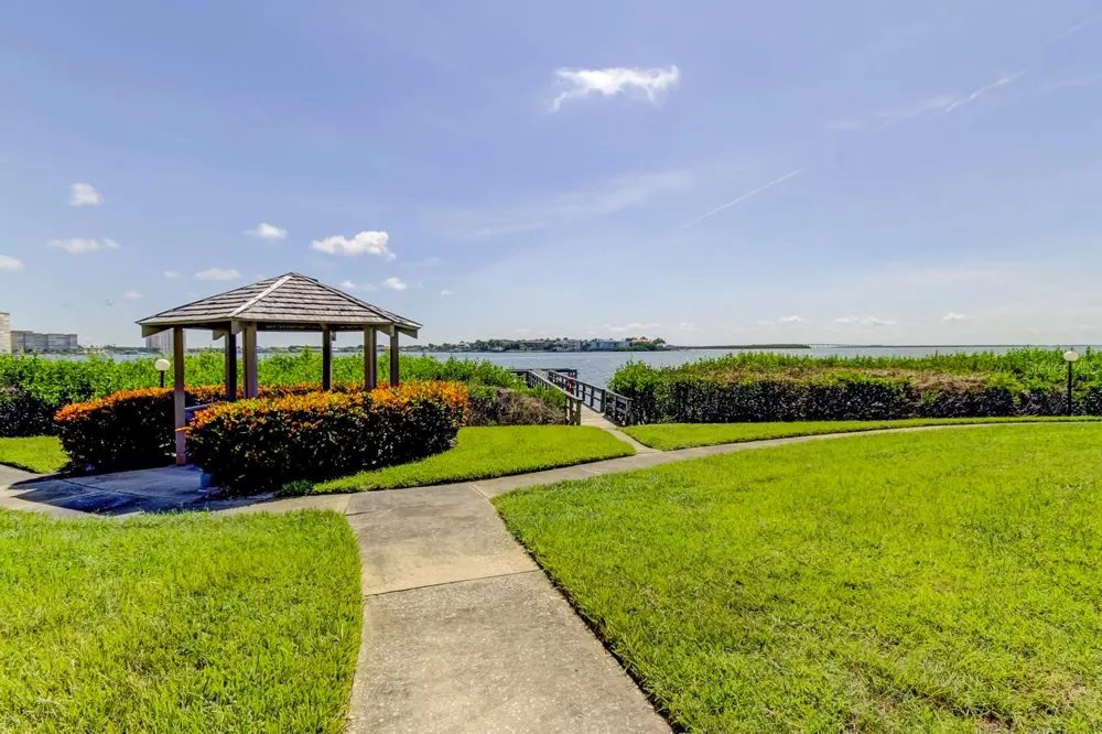 6218 PALMA DEL MAR BOULEVARD S #606 St Petersburg, FL 33715