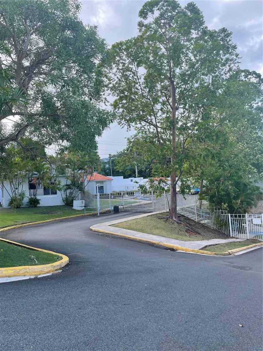 PR-833 CONDO. PORTICOS DE GUAYNABO #103 Guaynabo, PR 00971