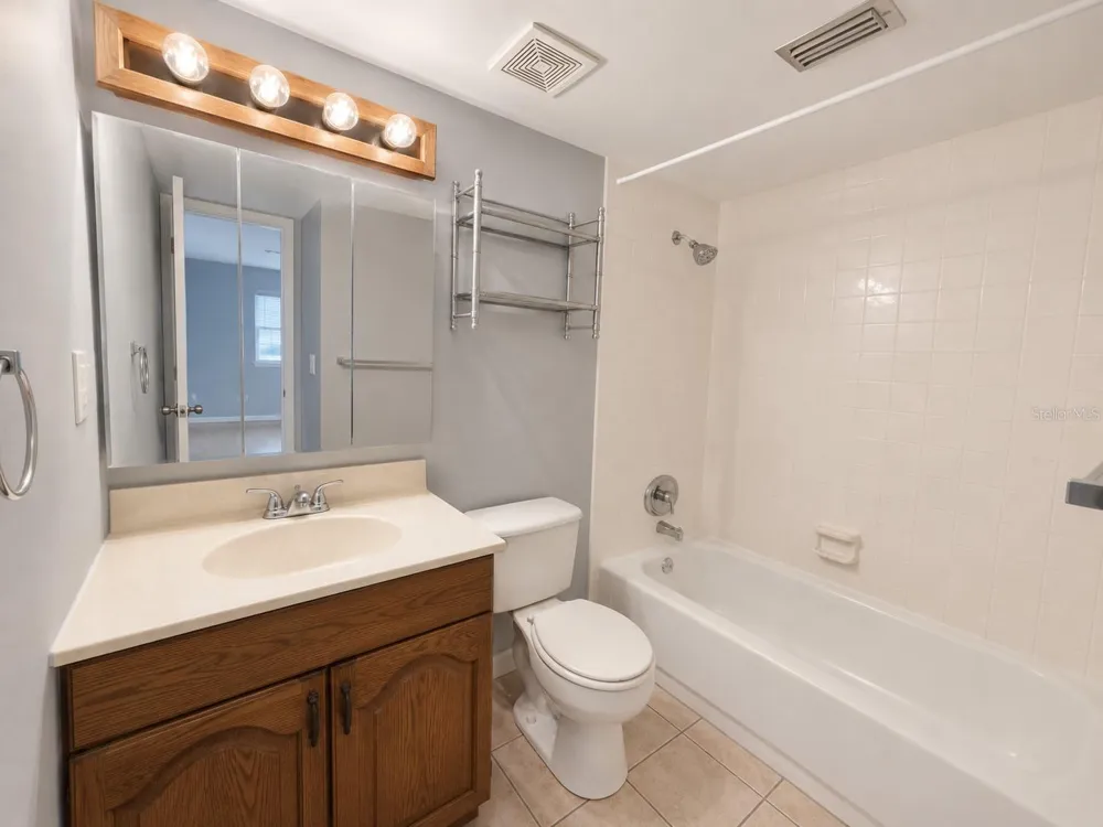 940 LAKE DESTINY ROAD #G Altamonte Springs, FL 32714