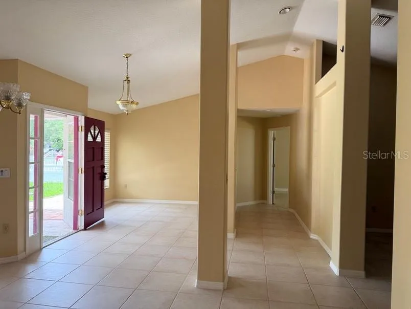 12721 OLA AVENUE Tampa, FL 33612