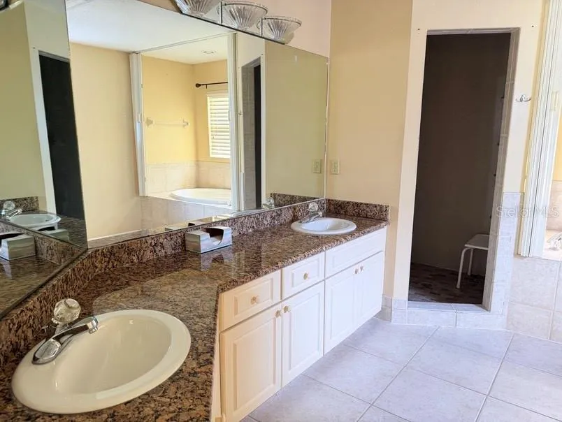 12721 OLA AVENUE Tampa, FL 33612
