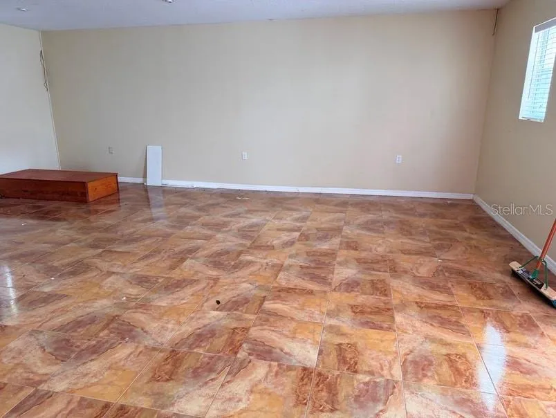 12721 OLA AVENUE Tampa, FL 33612
