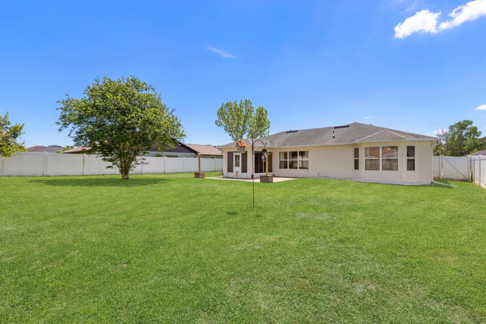 27 Wood Arbor Lane Palm Coast, FL 32164