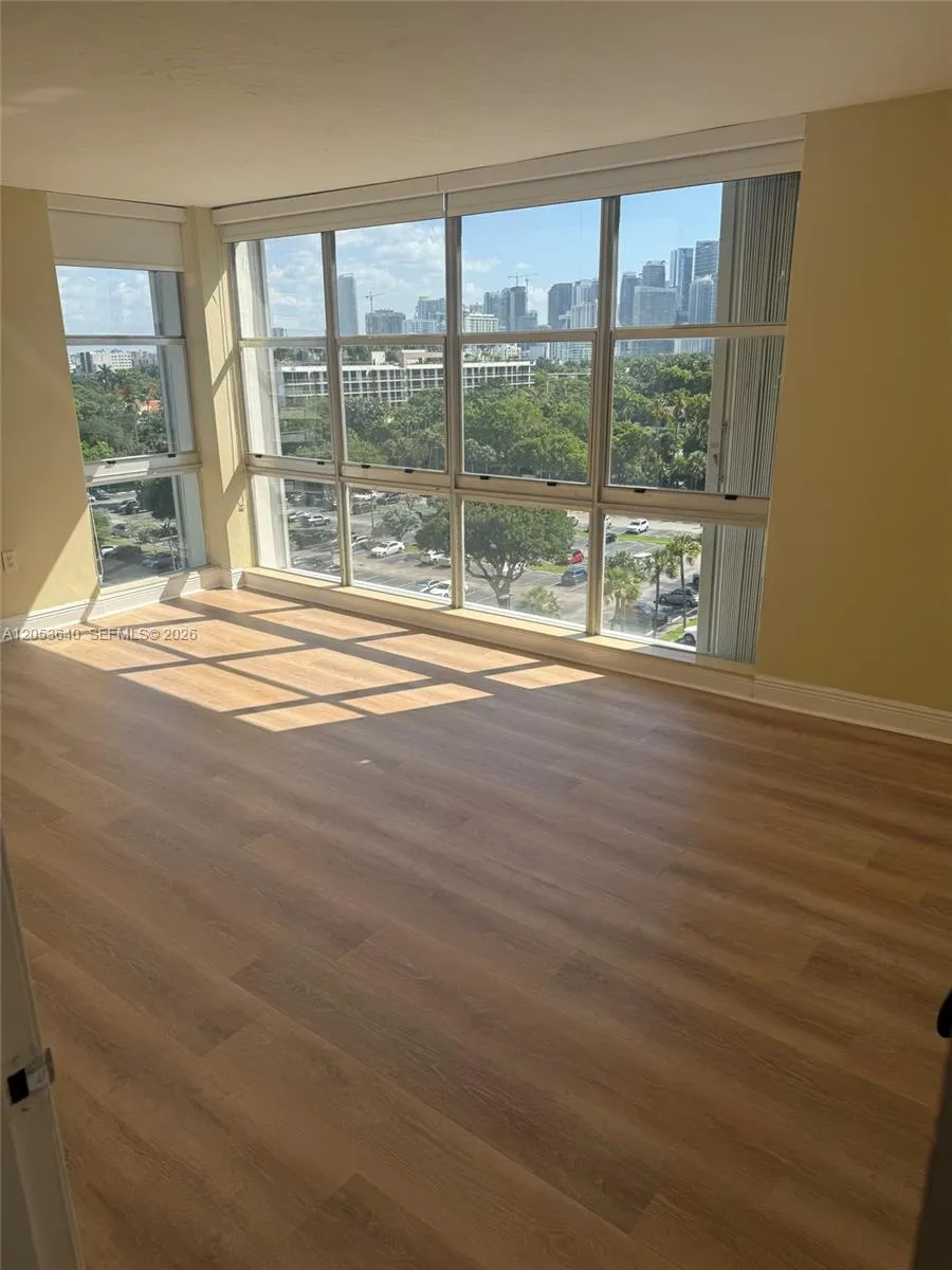 145 SE 25th Rd #1003 Miami, FL 33129