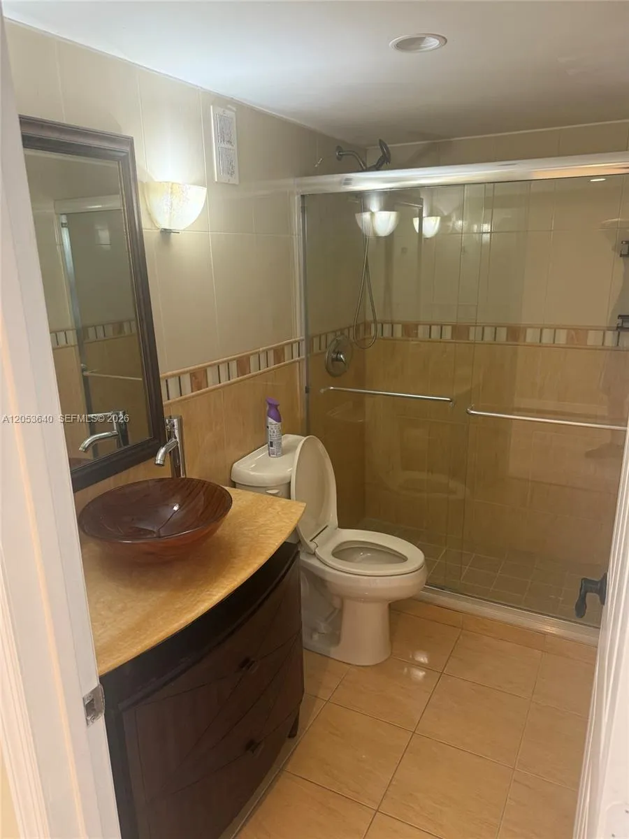 145 SE 25th Rd #1003 Miami, FL 33129