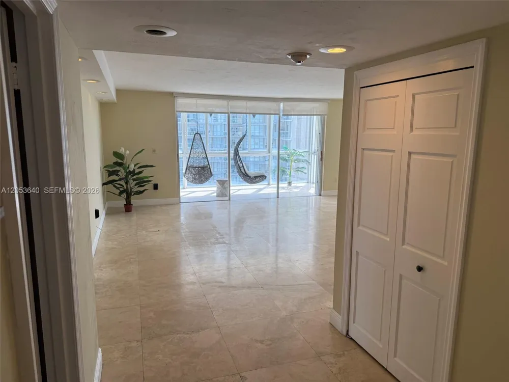 145 SE 25th Rd #1003 Miami, FL 33129