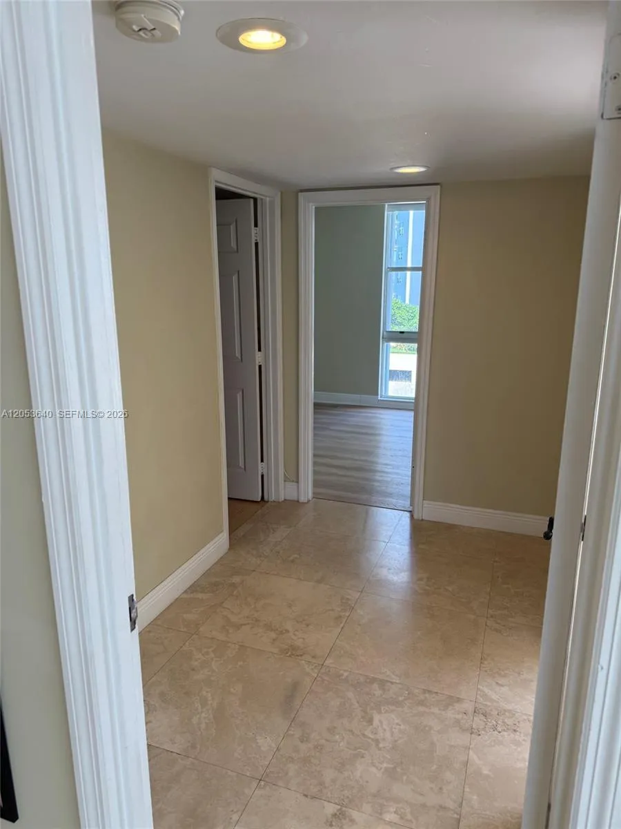 145 SE 25th Rd #1003 Miami, FL 33129