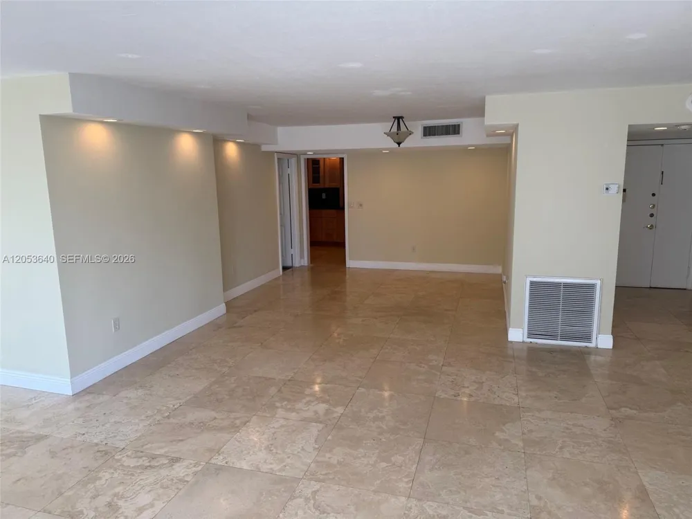 145 SE 25th Rd #1003 Miami, FL 33129