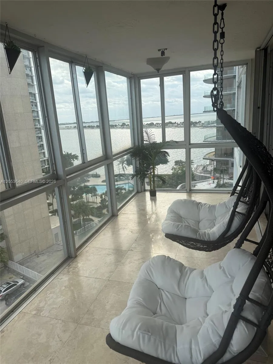 145 SE 25th Rd #1003 Miami, FL 33129
