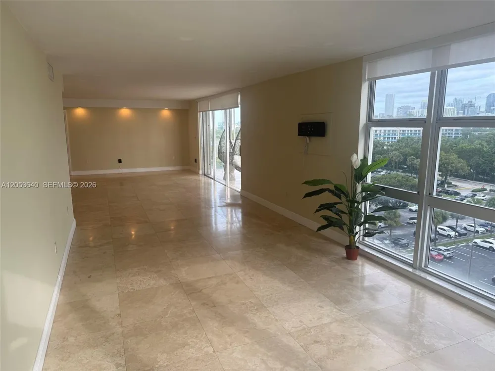 145 SE 25th Rd #1003 Miami, FL 33129