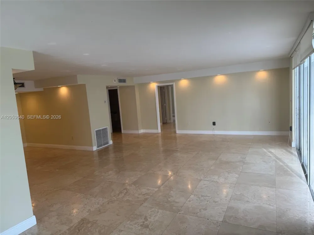 145 SE 25th Rd #1003 Miami, FL 33129