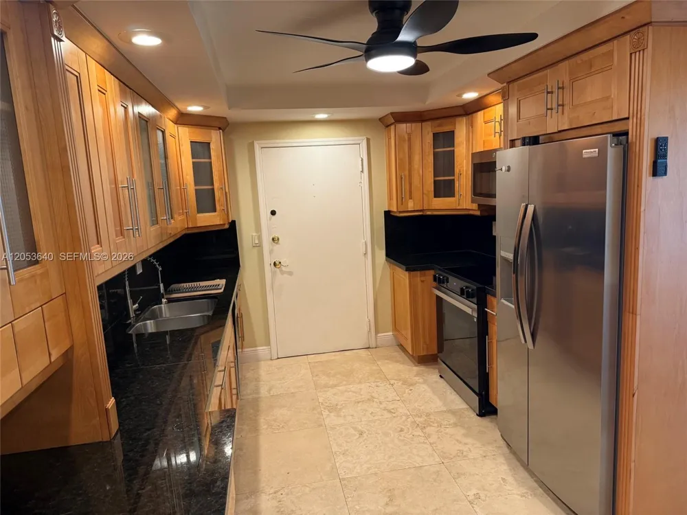 145 SE 25th Rd #1003 Miami, FL 33129