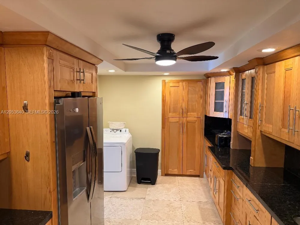 145 SE 25th Rd #1003 Miami, FL 33129
