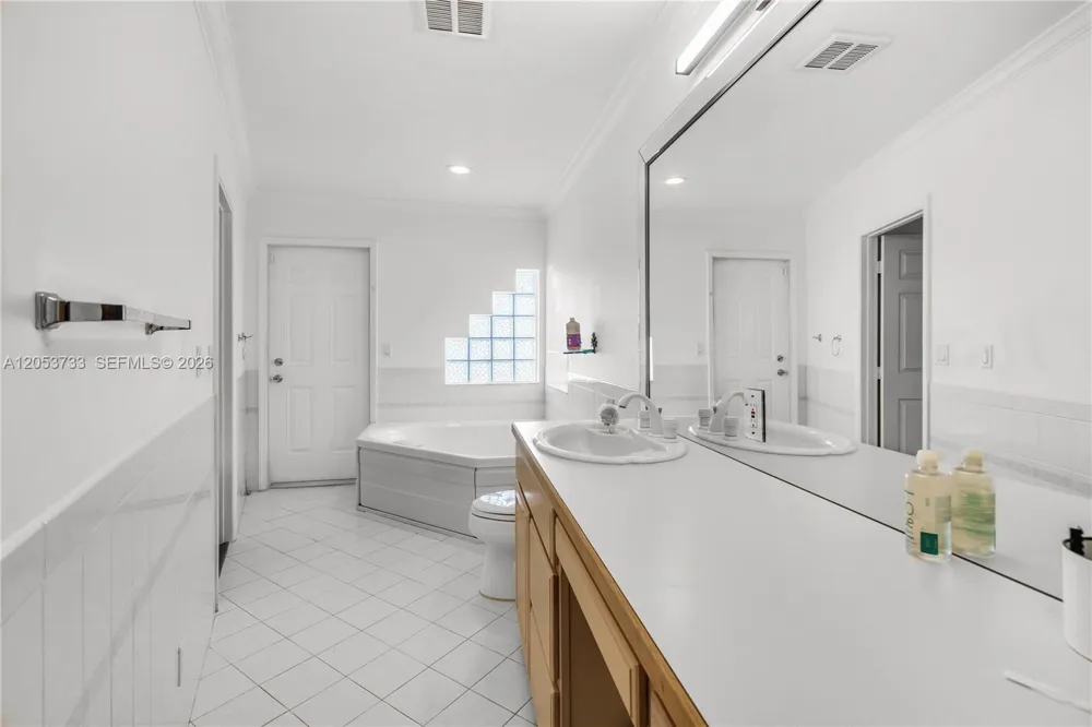 2424 NE 18th Ave Wilton Manors, FL 33305
