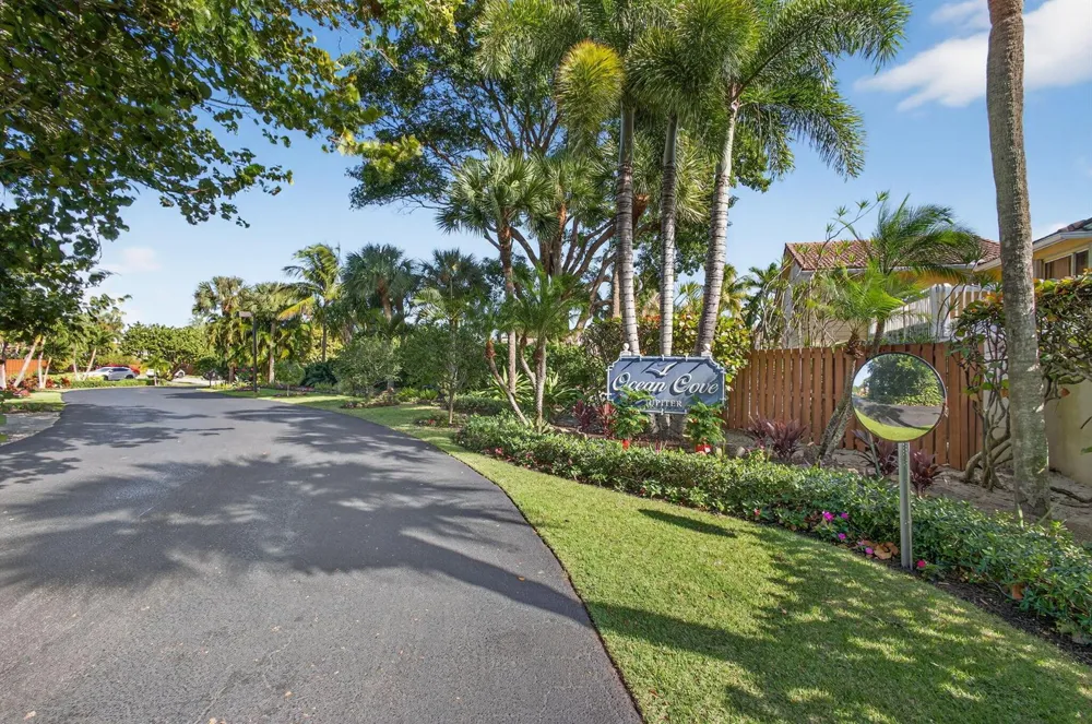 112 OCEAN COVE DRIVE Jupiter, FL 33477