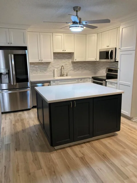 303 SE Castle Court SE #3-C