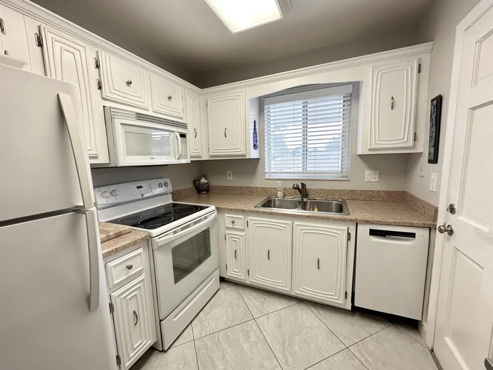 6 GARDEN STREET #204P Tequesta, FL 33469
