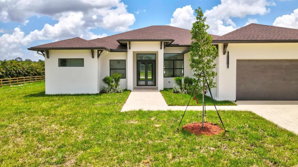 2324 Deer Run Trail Loxahatchee, FL 33470