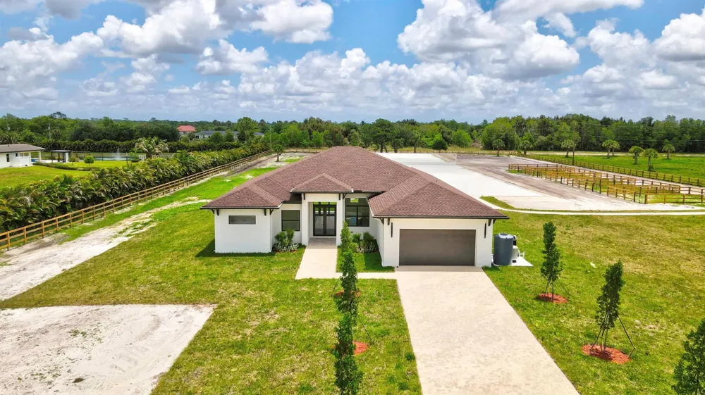 2324 Deer Run Trail Loxahatchee, FL 33470