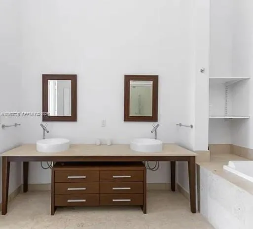 495 Brickell Ave #4105 Miami, FL 33131
