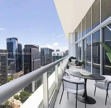 495 Brickell Ave #4105 Miami, FL 33131