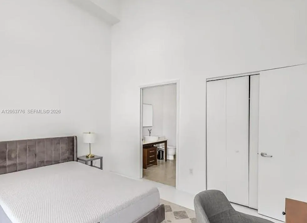 495 Brickell Ave #4105 Miami, FL 33131