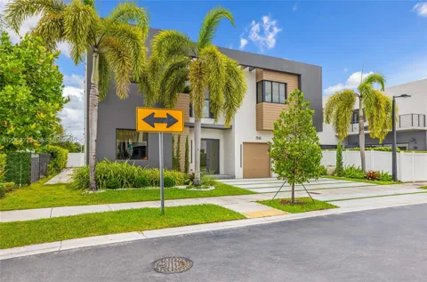 7541 NW 100th Ave