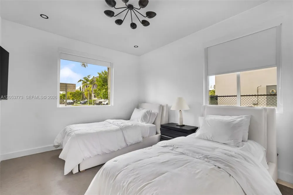 7541 NW 100th Ave Doral, FL 33178