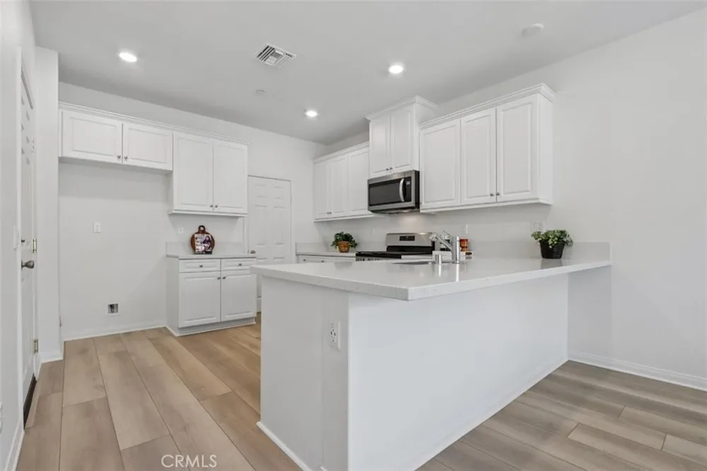 4295 S Hermosa Paseo Ontario, CA 91761