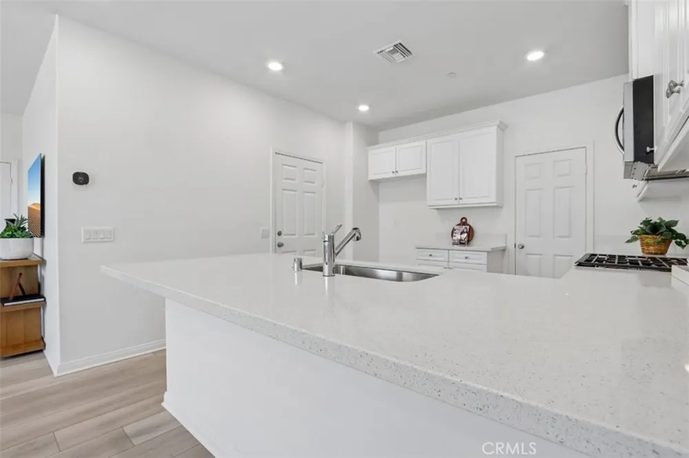 4295 S Hermosa Paseo Ontario, CA 91761