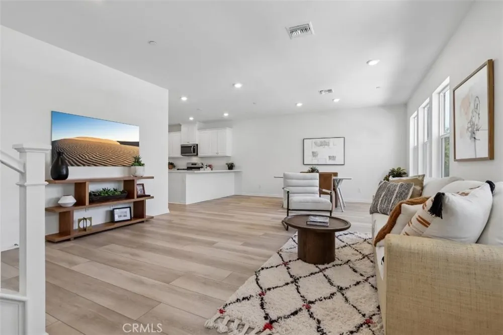 4295 S Hermosa Paseo Ontario, CA 91761