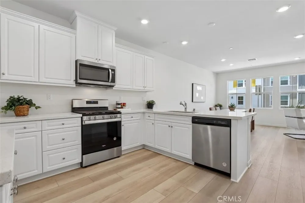 4295 S Hermosa Paseo Ontario, CA 91761