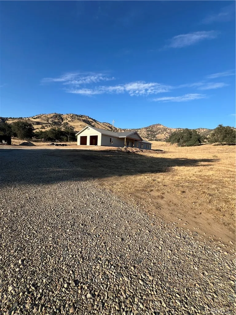 8058 Monreal Dr Sanger, CA 93657
