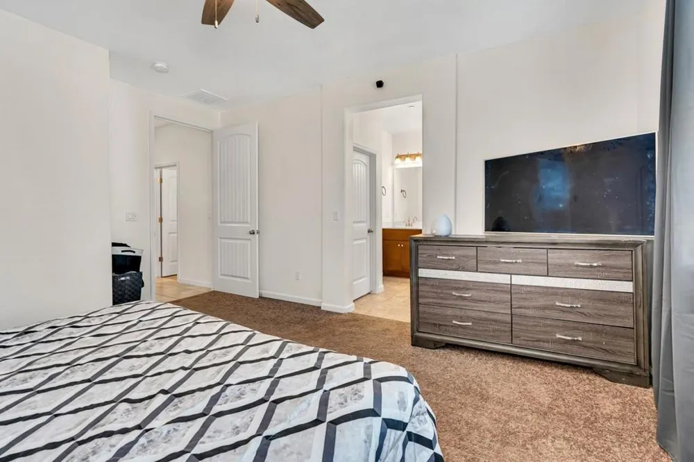 1964 Gus Villalta Drive Los Banos, CA 93635