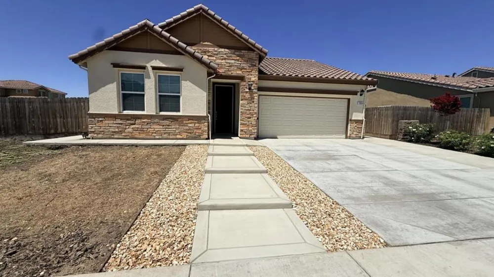 1964 Gus Villalta Drive Los Banos, CA 93635