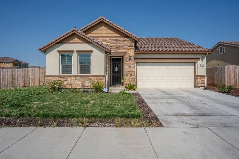 1964 Gus Villalta Drive Los Banos, CA 93635