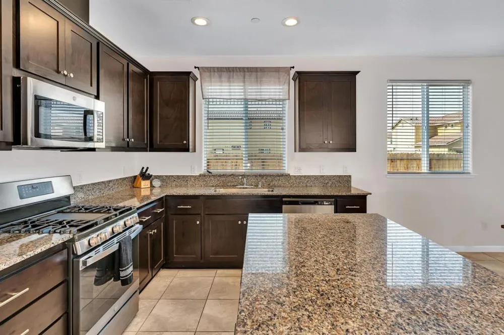 1964 Gus Villalta Drive Los Banos, CA 93635