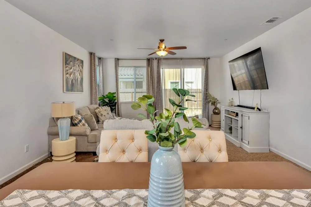 1964 Gus Villalta Drive Los Banos, CA 93635