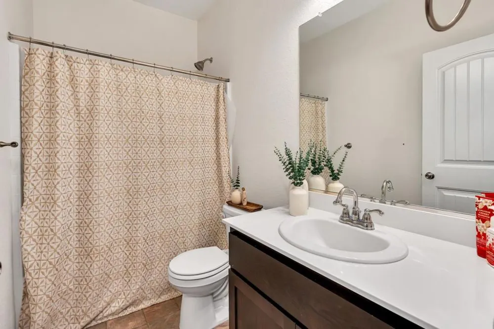 1964 Gus Villalta Drive Los Banos, CA 93635