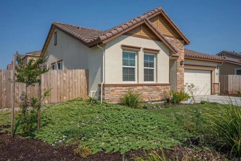 1964 Gus Villalta Drive Los Banos, CA 93635