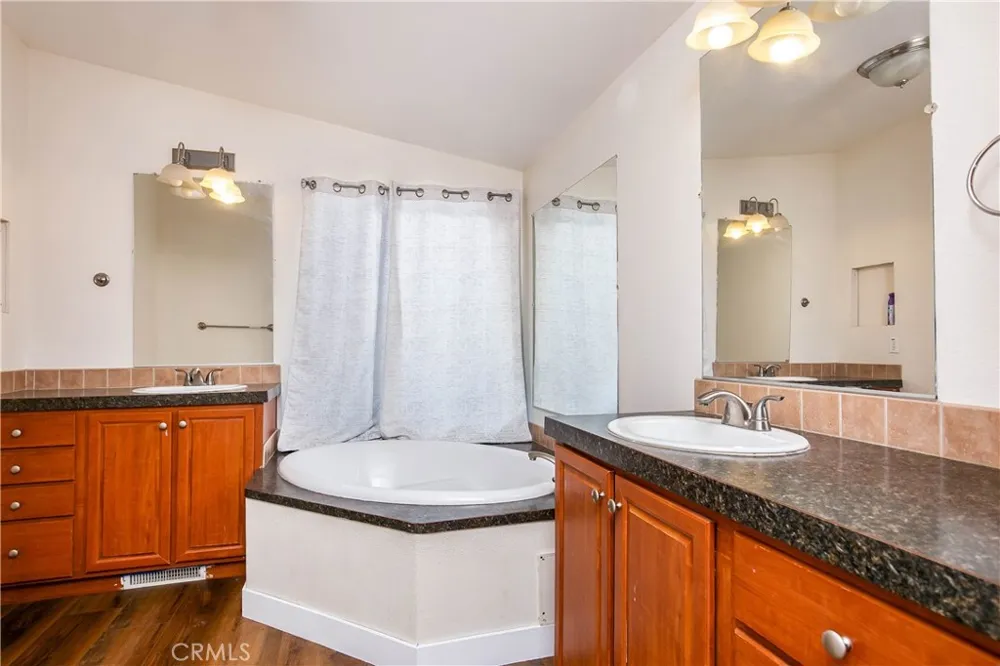 35950 116th E Littlerock, CA 93543