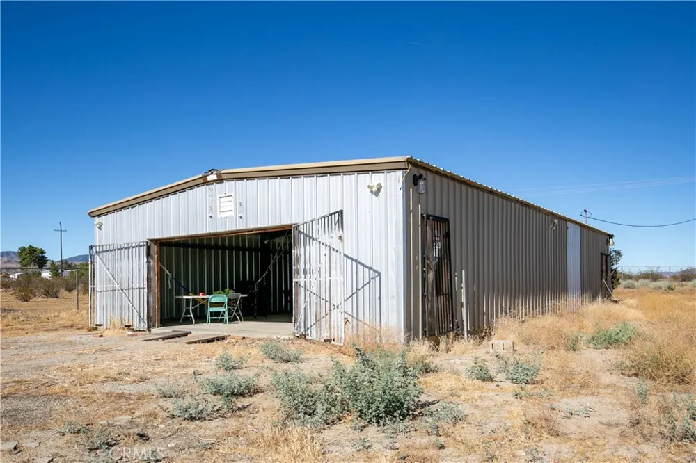 35950 116th E Littlerock, CA 93543