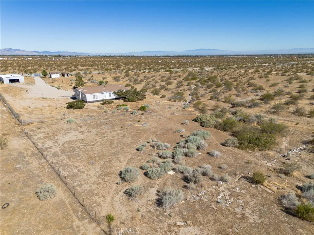 35950 116th E Littlerock, CA 93543