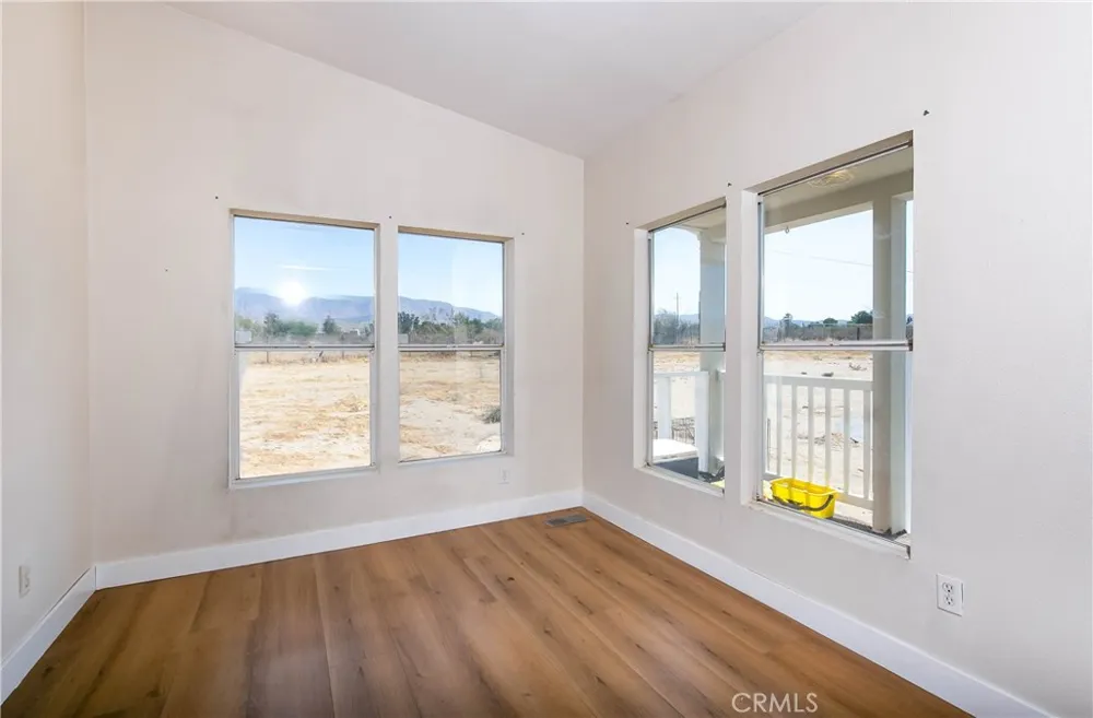 35950 116th E Littlerock, CA 93543